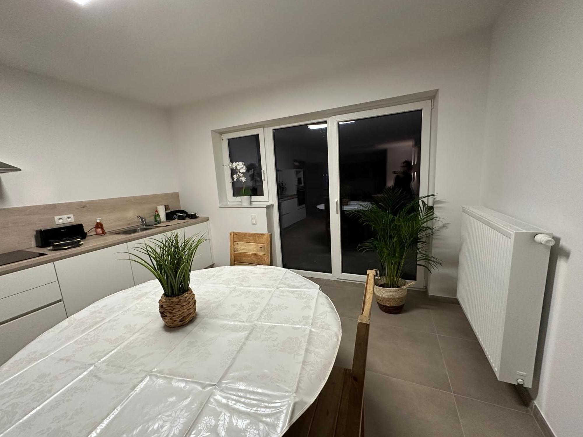 Neuf 2 Pour 5 Personnes Mons